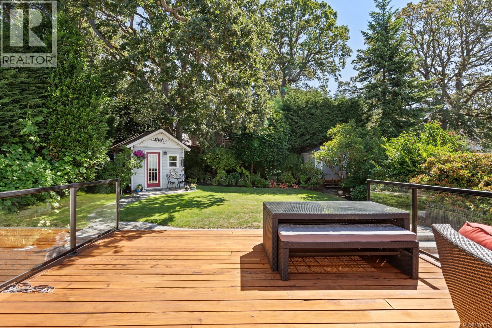 Single Family House Character for Sale in  Fifth St Victoria 