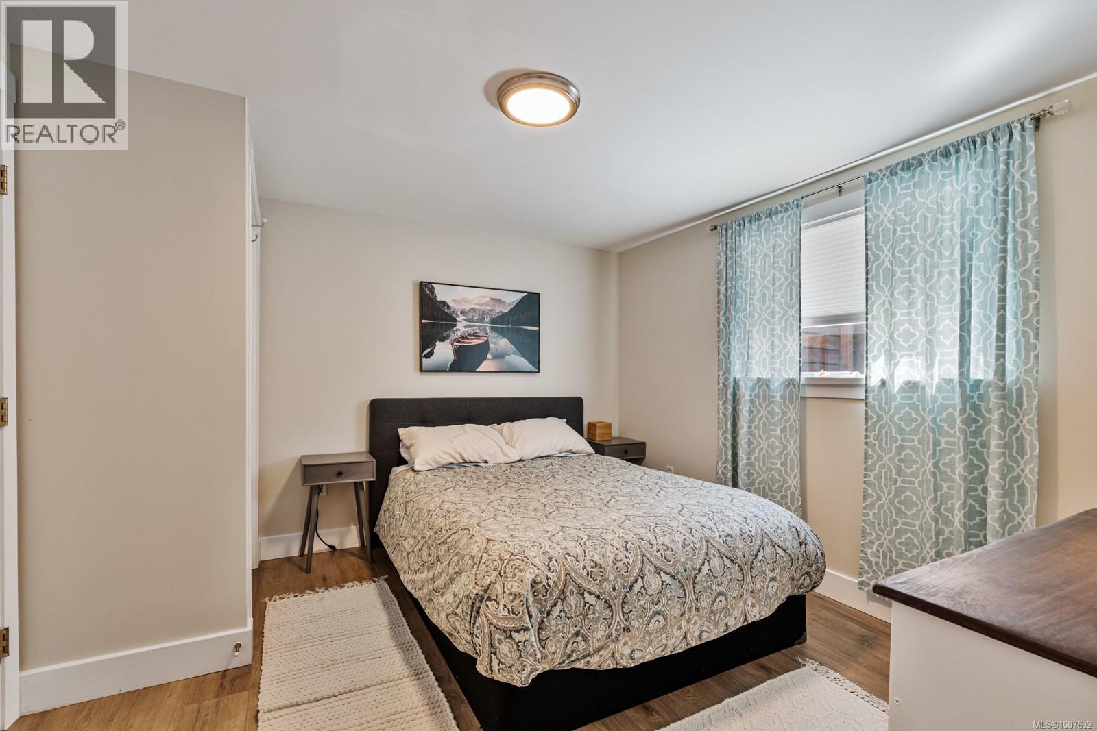 Single Family House Character for Sale in  Fifth St Victoria 