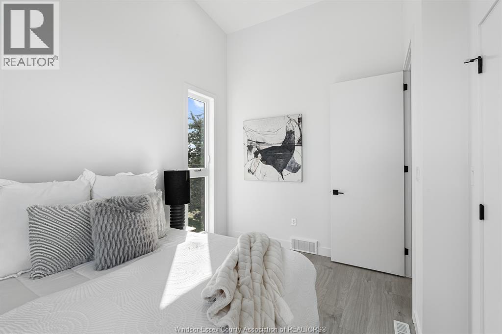 Photo 26 of 2041 2045 Seneca Street, Windsor ON