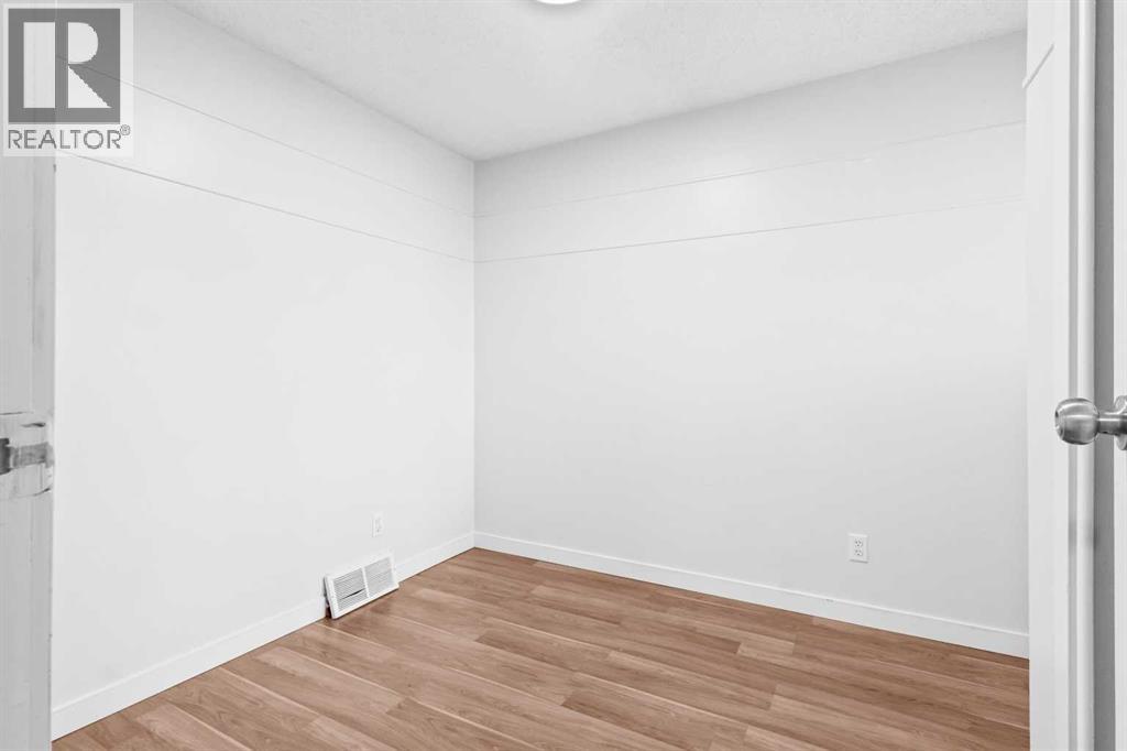Single Family House for Sale in  Falshire Terrace NE Falconridge Calgary 