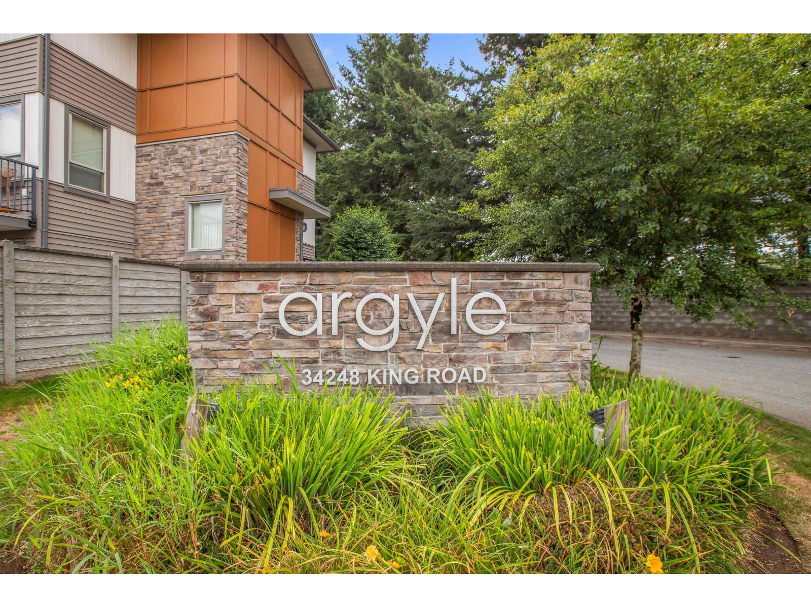 Photo 1 of 9 34248 King Road, Abbotsford BC