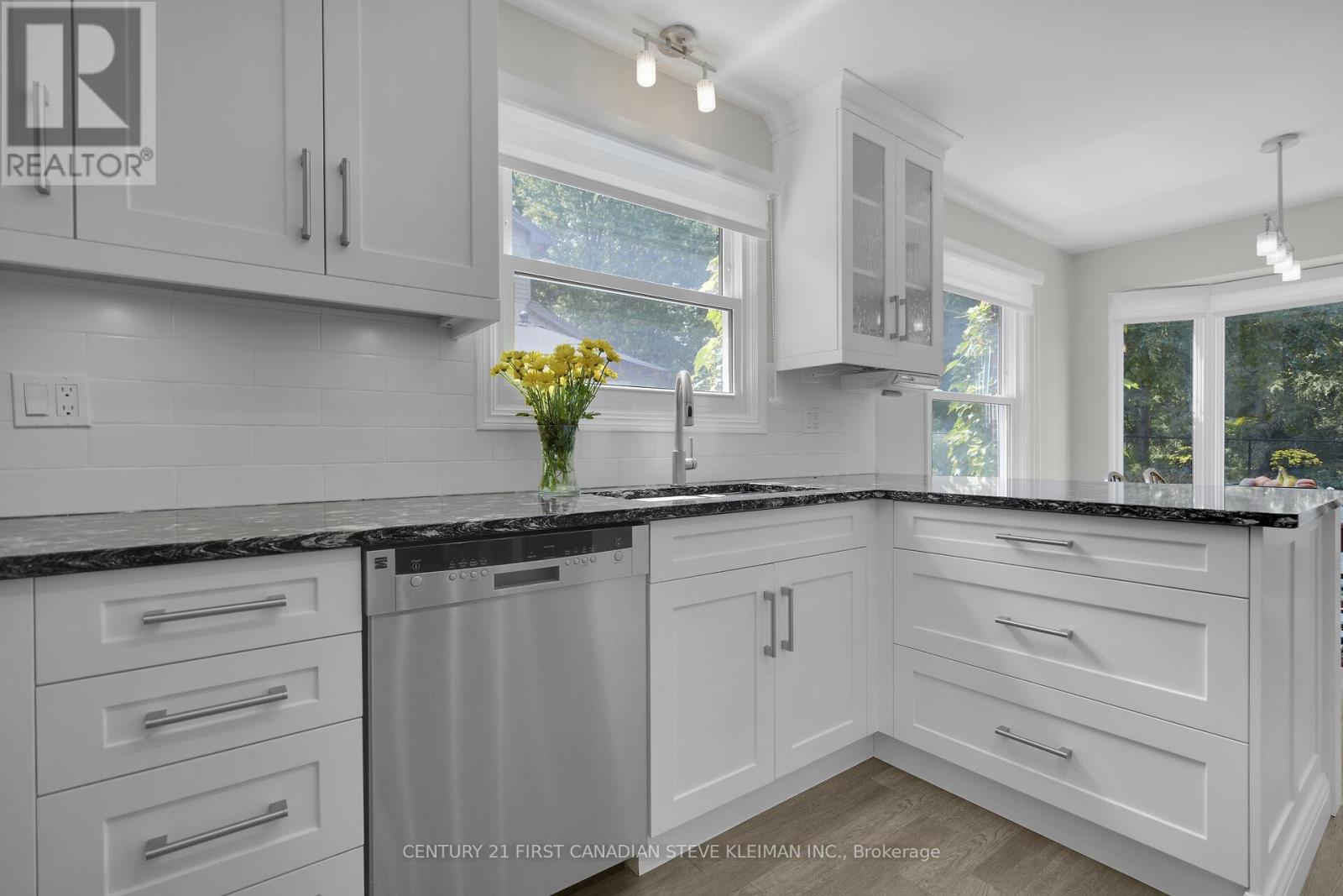 Photo 10 of 96 Meridene Crescent W, London North ON