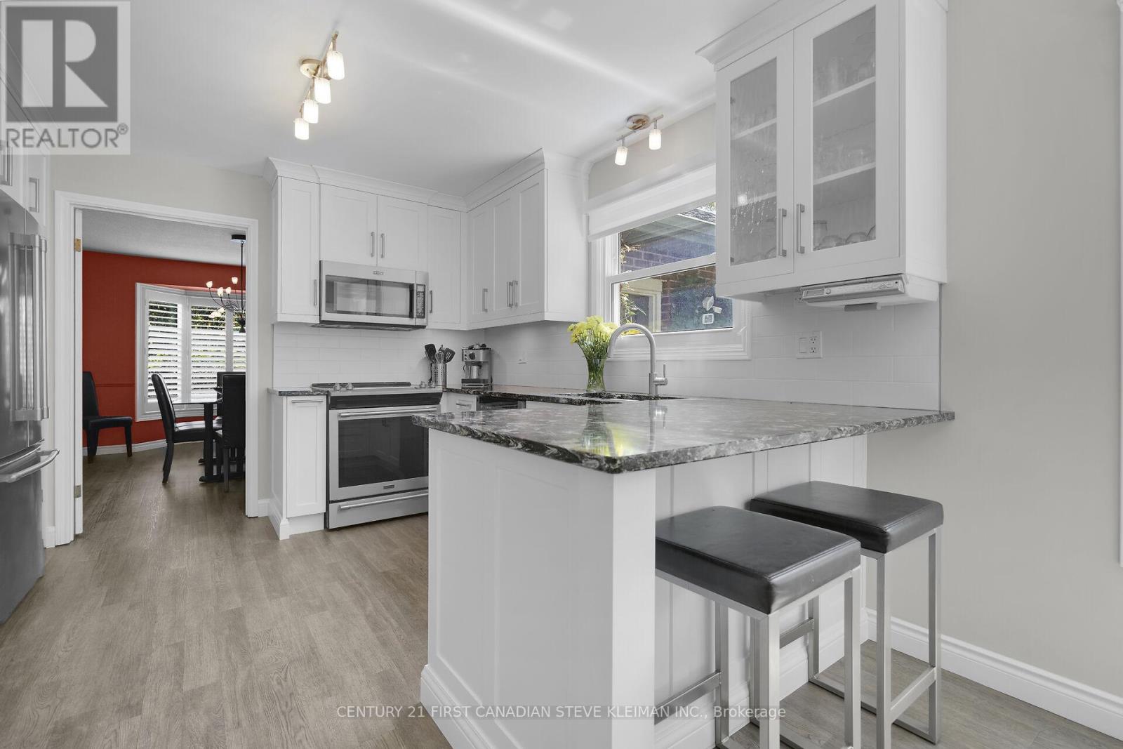 Photo 11 of 96 Meridene Crescent W, London North ON