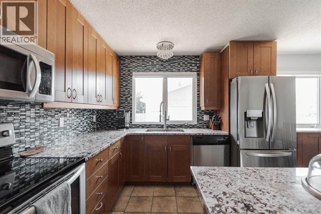 Photo 38 of 68 Centennial Drive, Fort Mcmurray AB