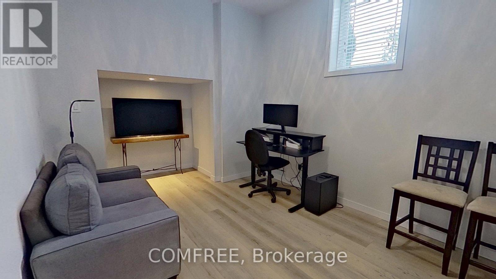 Photo 28 of 1 Starlight Lane, Thames Centre ON
