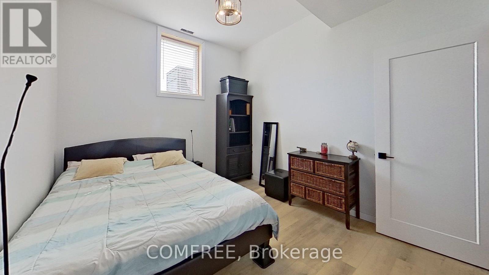 Photo 39 of 1 Starlight Lane, Thames Centre ON