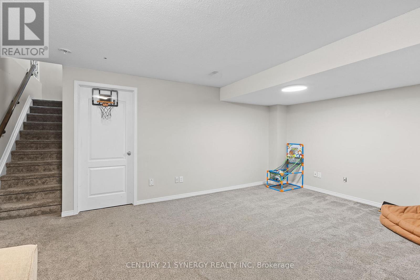 Photo 35 of 1790 Plainridge Crescent, Ottawa ON