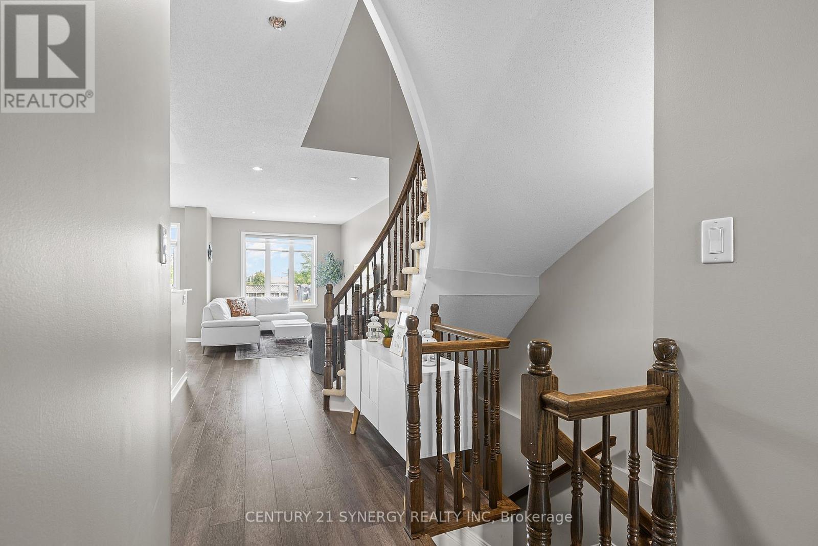 Photo 8 of 1790 Plainridge Crescent, Ottawa ON