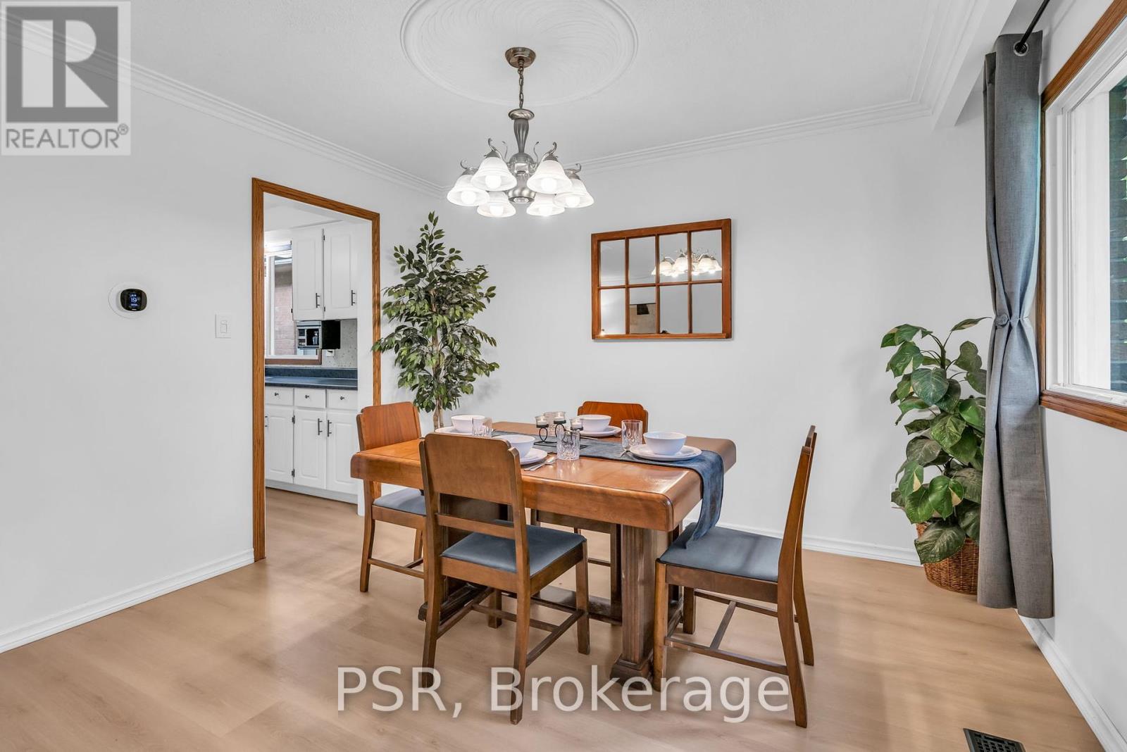 Photo 8 of 42 Scarboro Avenue, Toronto ON