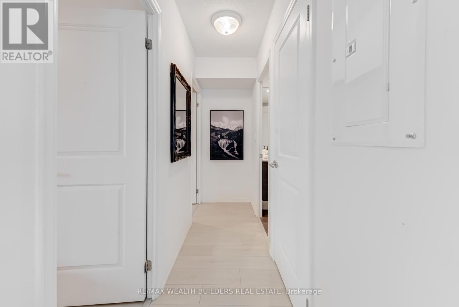 Photo 2 of 2322 400 Adelaide Street E, Toronto ON