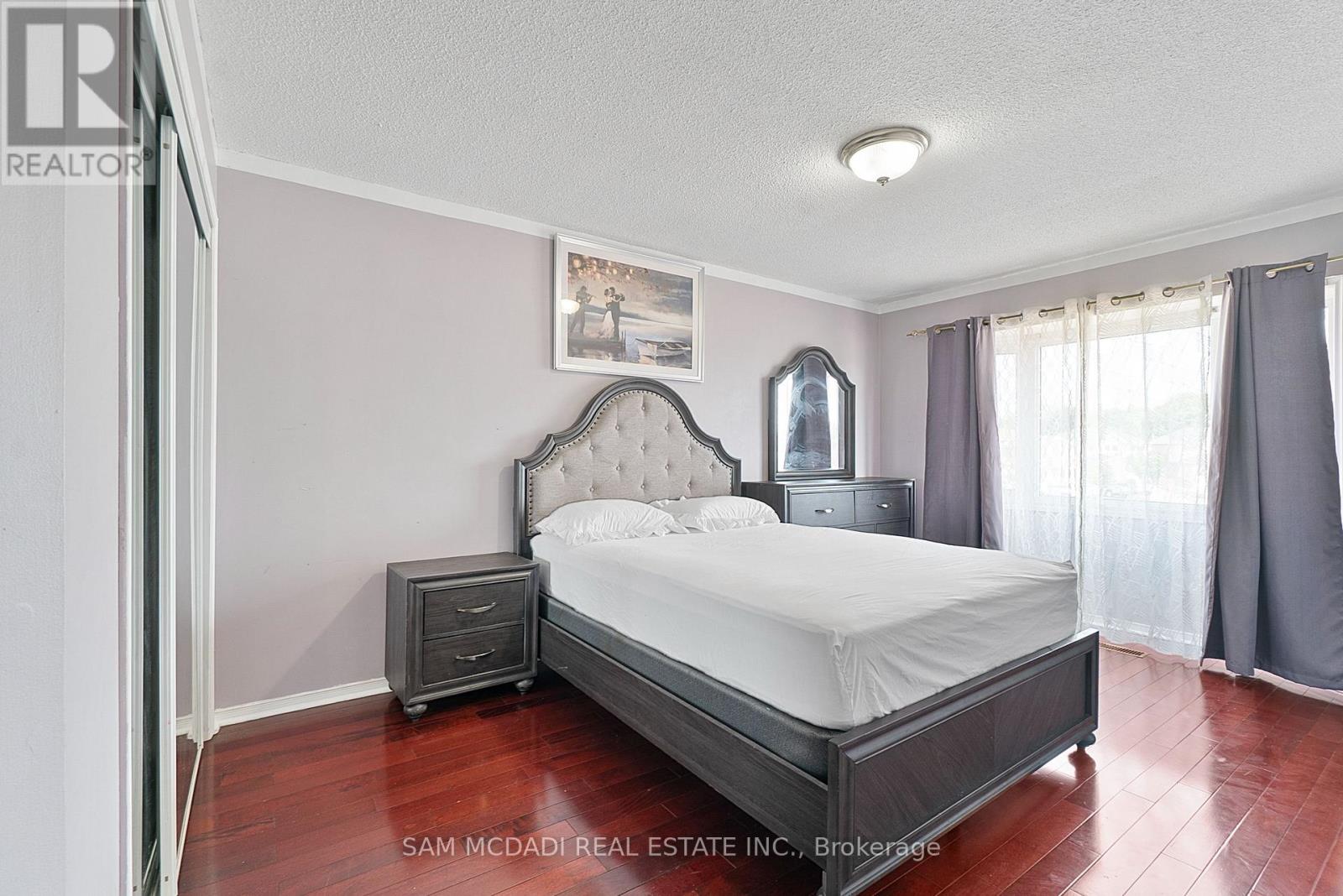 Photo 25 of 45 Cherrytree Drive, Brampton ON