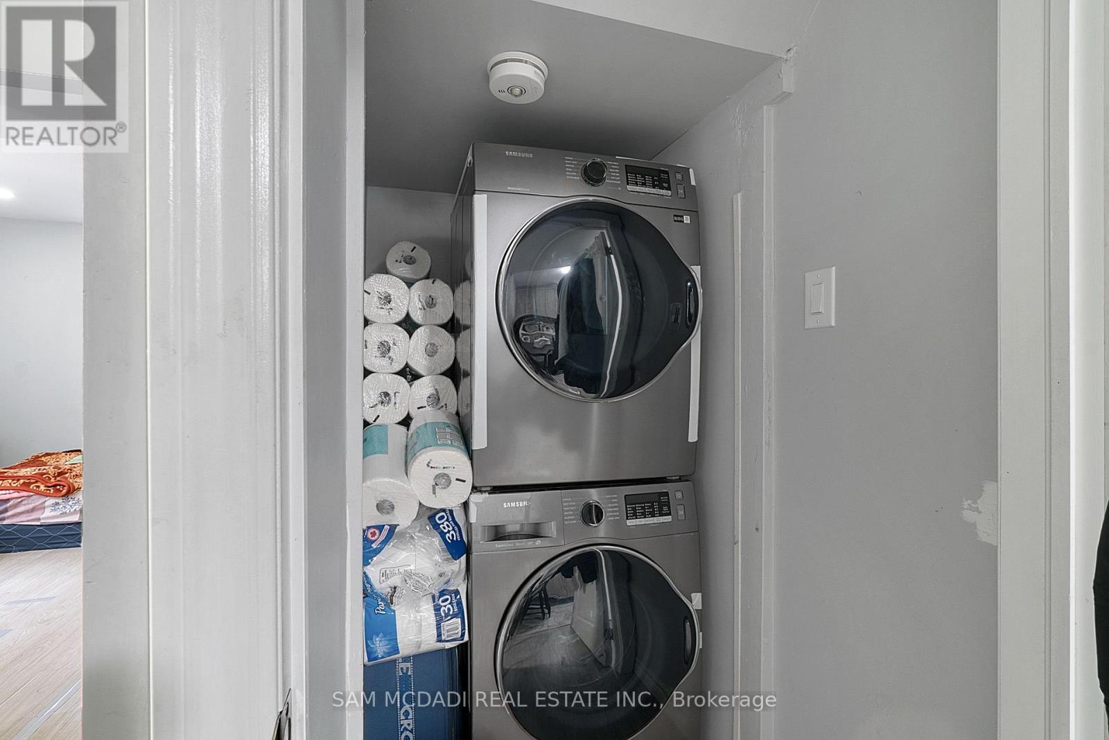 Photo 17 of 45 Cherrytree Drive, Brampton ON