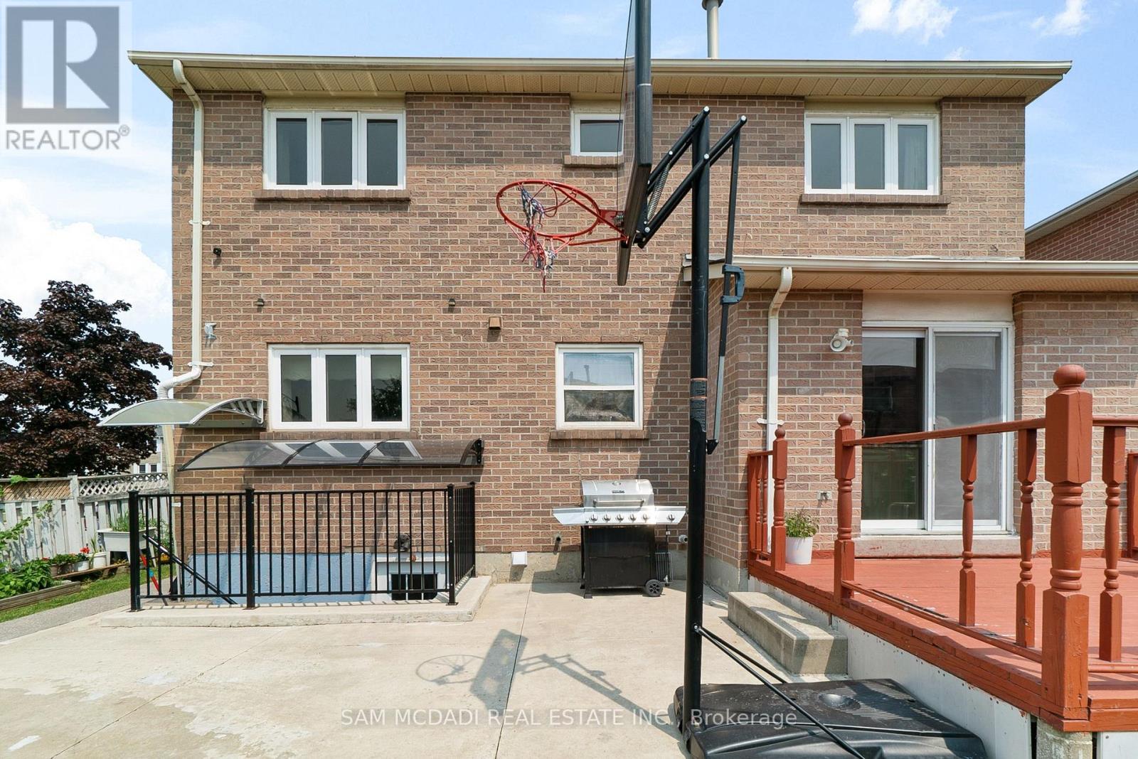 Photo 42 of 45 Cherrytree Drive, Brampton ON