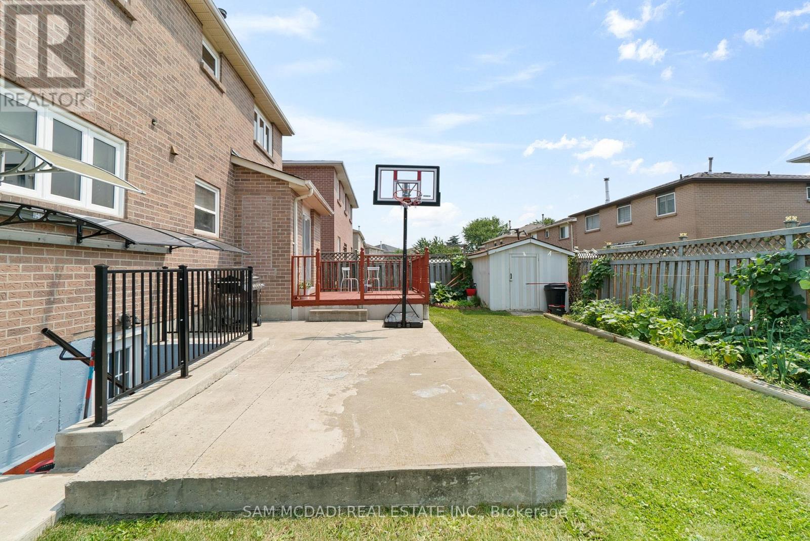 Photo 19 of 45 Cherrytree Drive, Brampton ON