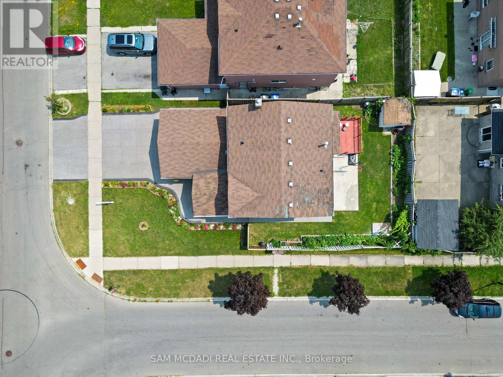 Photo 33 of 45 Cherrytree Drive, Brampton ON