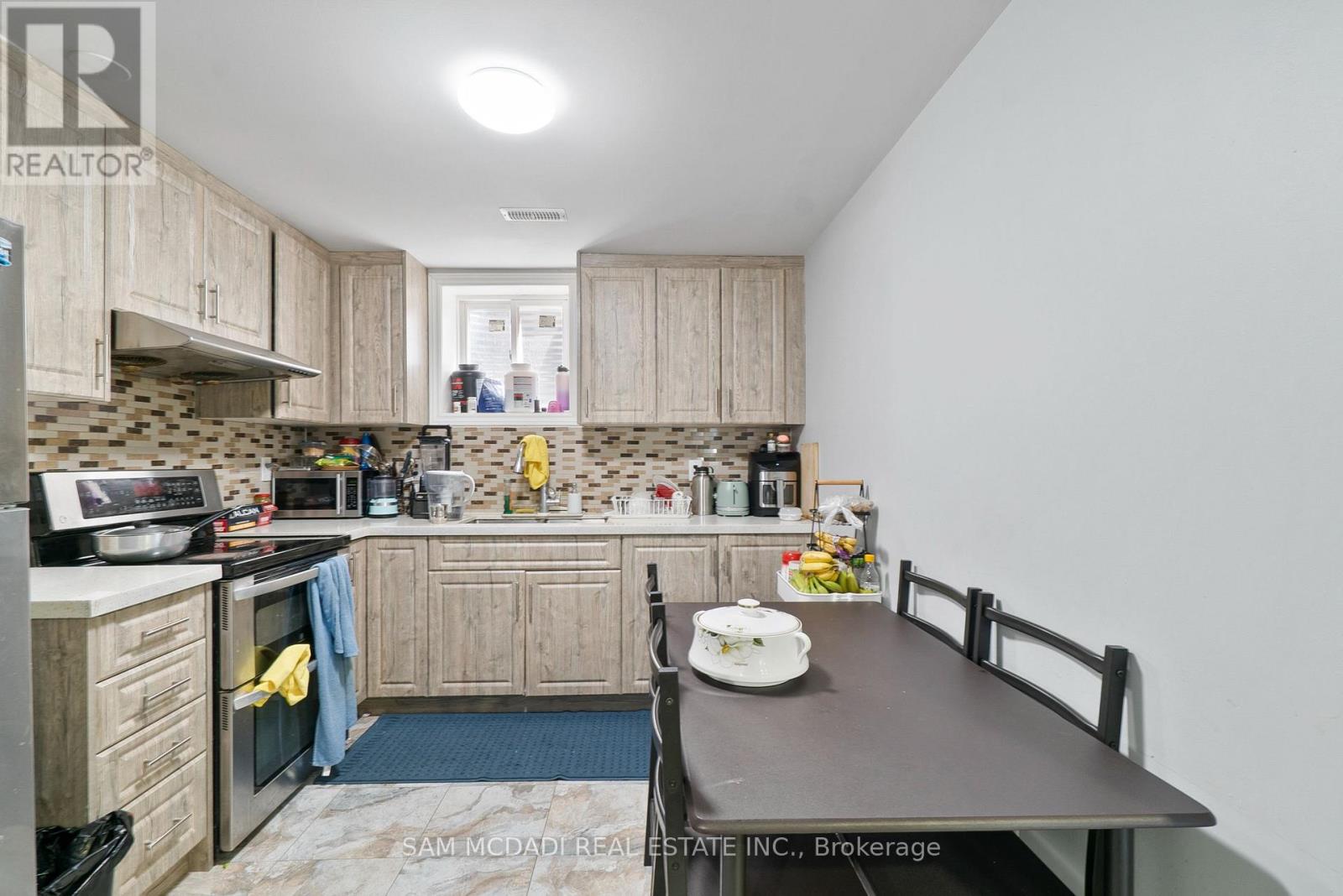 Photo 14 of 45 Cherrytree Drive, Brampton ON