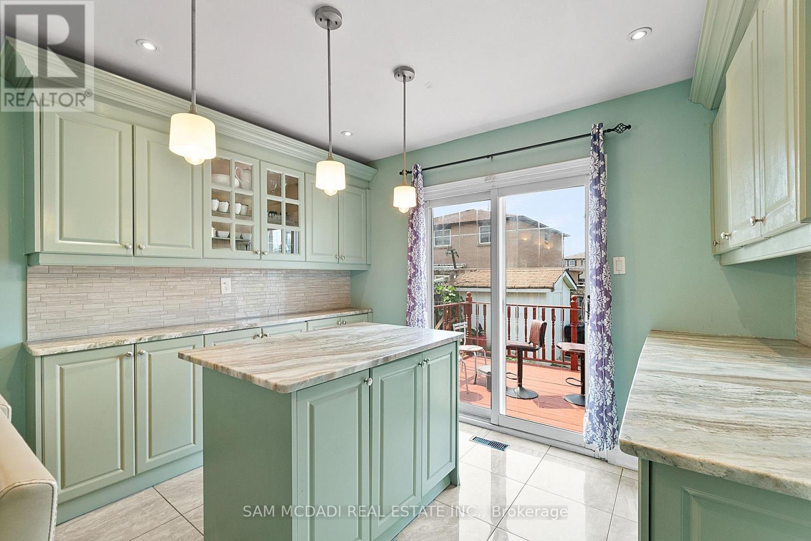 Photo 34 of 45 Cherrytree Drive, Brampton ON