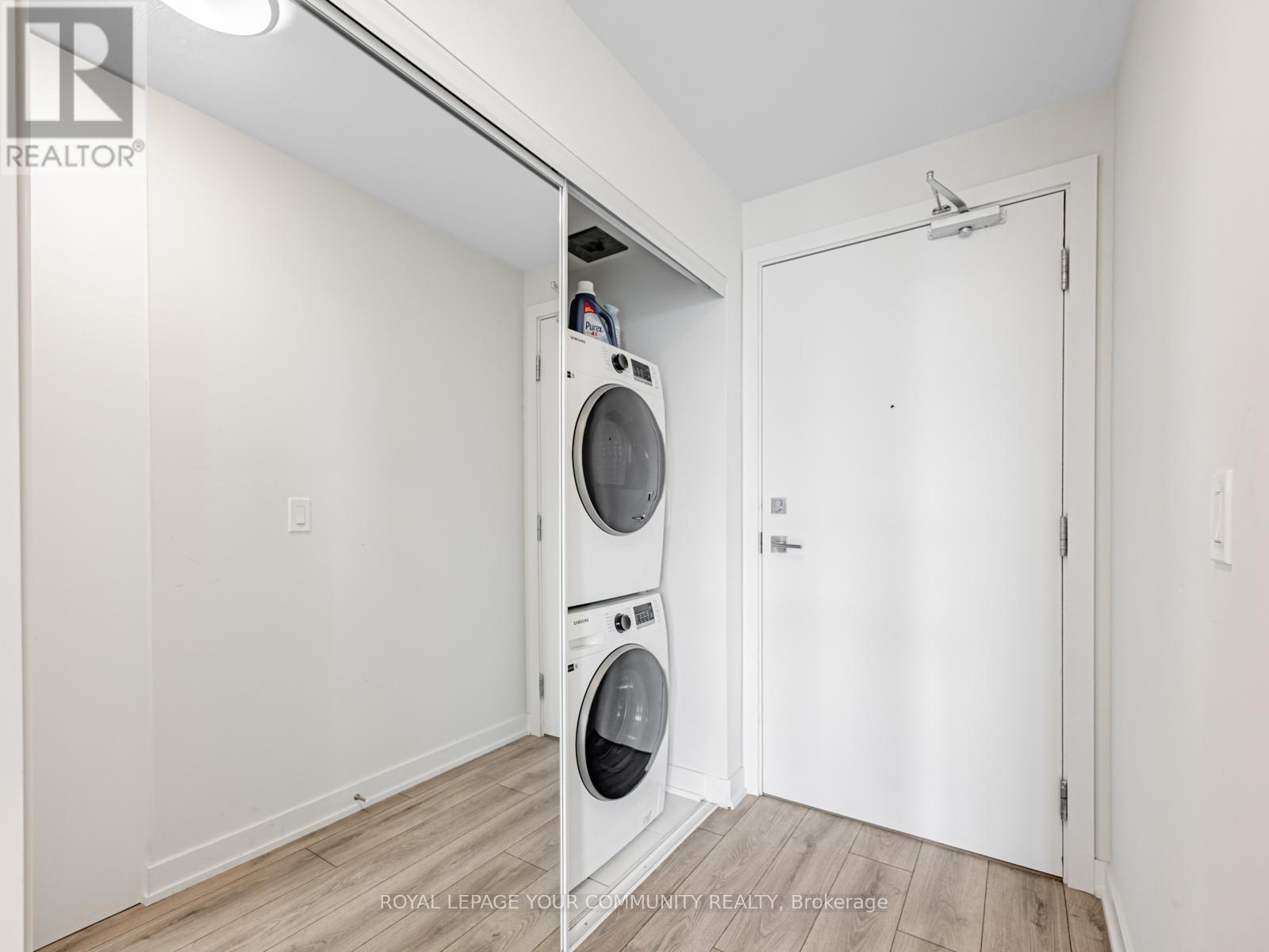 Photo 4 of 2405 15 Ellerslie Avenue, Toronto ON