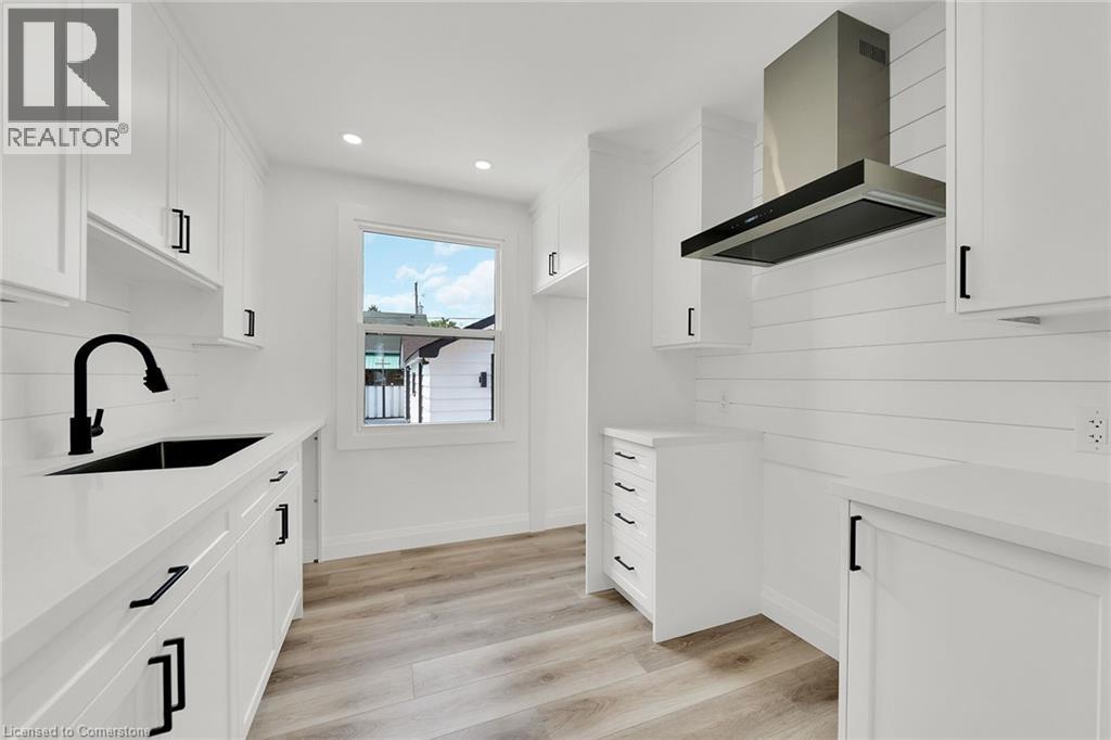 Photo 6 of 45 Sylvia Crescent, Hamilton ON