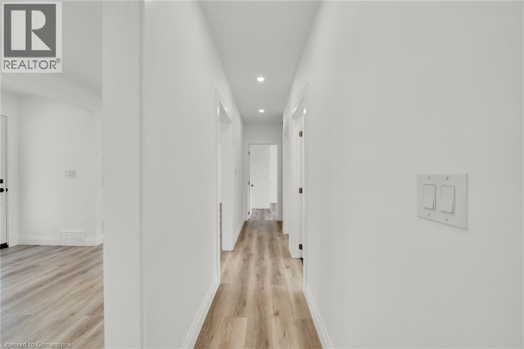 Photo 33 of 45 Sylvia Crescent, Hamilton ON