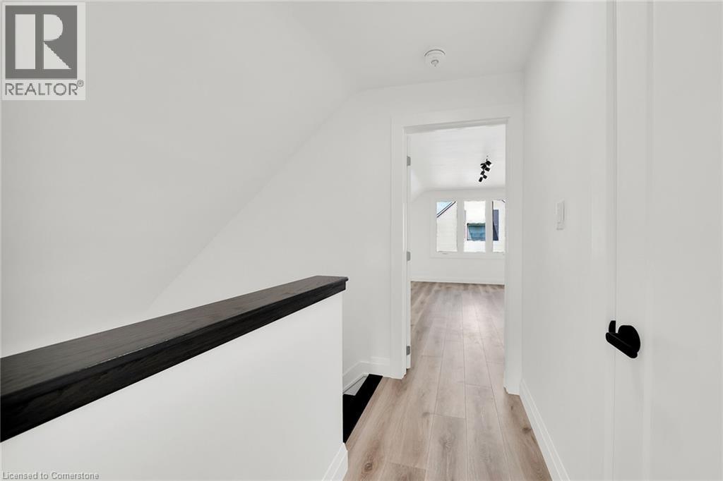 Photo 24 of 45 Sylvia Crescent, Hamilton ON