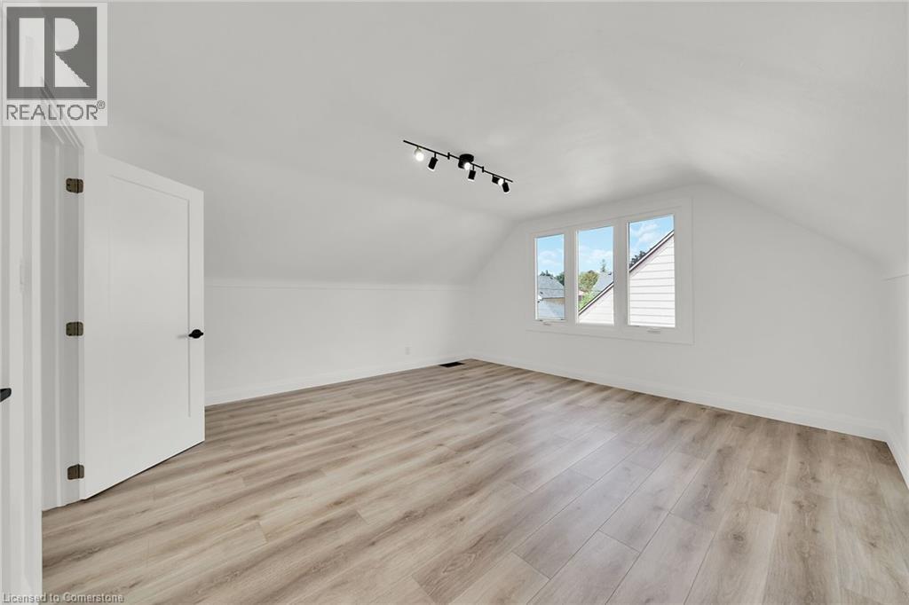 Photo 23 of 45 Sylvia Crescent, Hamilton ON
