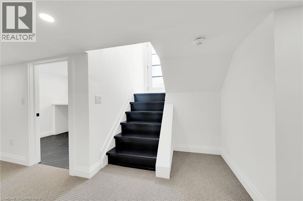 Photo 31 of 45 Sylvia Crescent, Hamilton ON