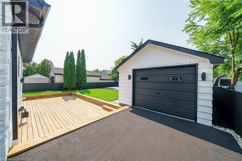 Photo 7 of 45 Sylvia Crescent, Hamilton ON