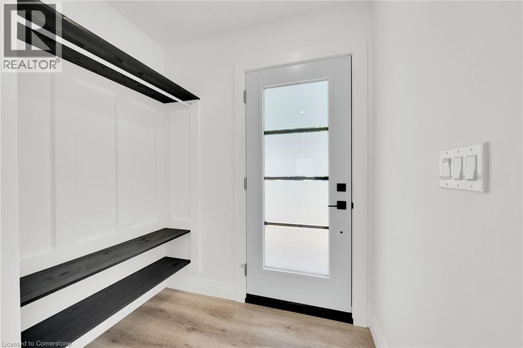 Photo 3 of 45 Sylvia Crescent, Hamilton ON