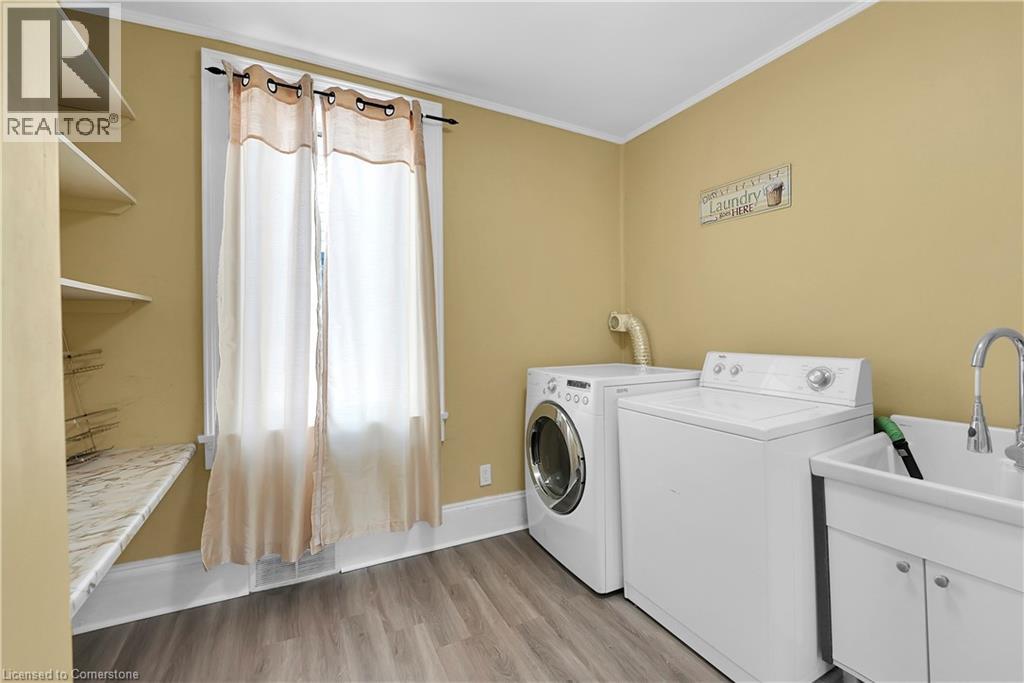 Photo 12 of 68 Henry Street, St Catharines ON