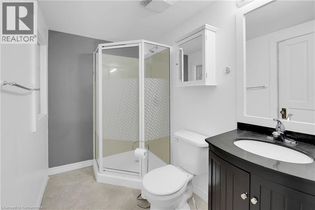 Photo 19 of 68 Henry Street, St Catharines ON