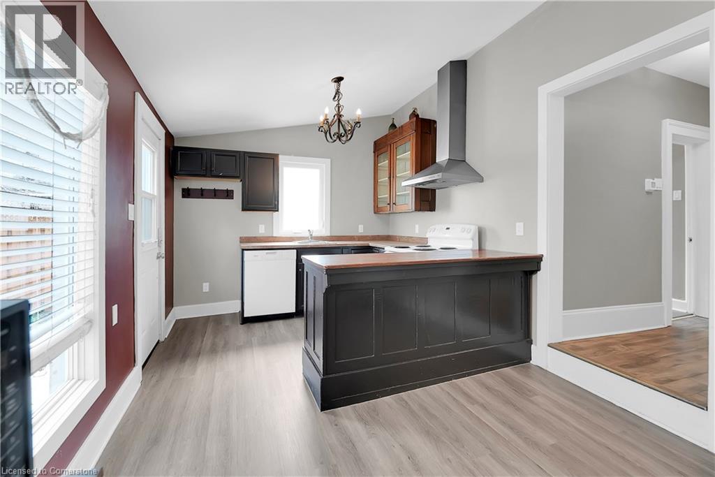 Photo 7 of 68 Henry Street, St Catharines ON