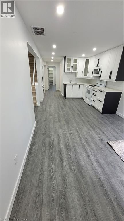 Photo 15 of 25 C Mohawk Street Unit Lower, Brantford ON