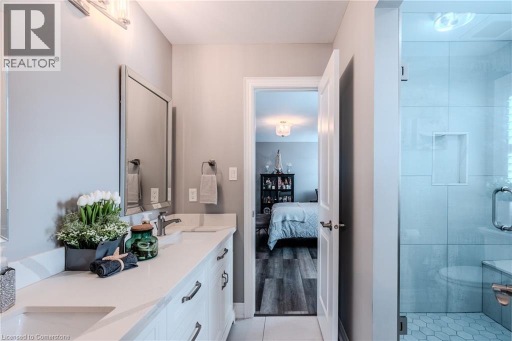 Photo 22 of 671 Rymal Road W, Hamilton ON