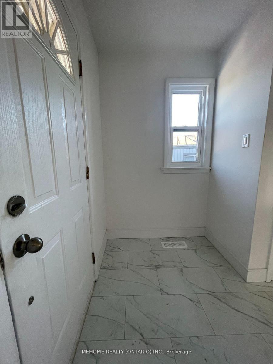 Photo 8 of Main 83 Cornwallis Drive, Toronto ON