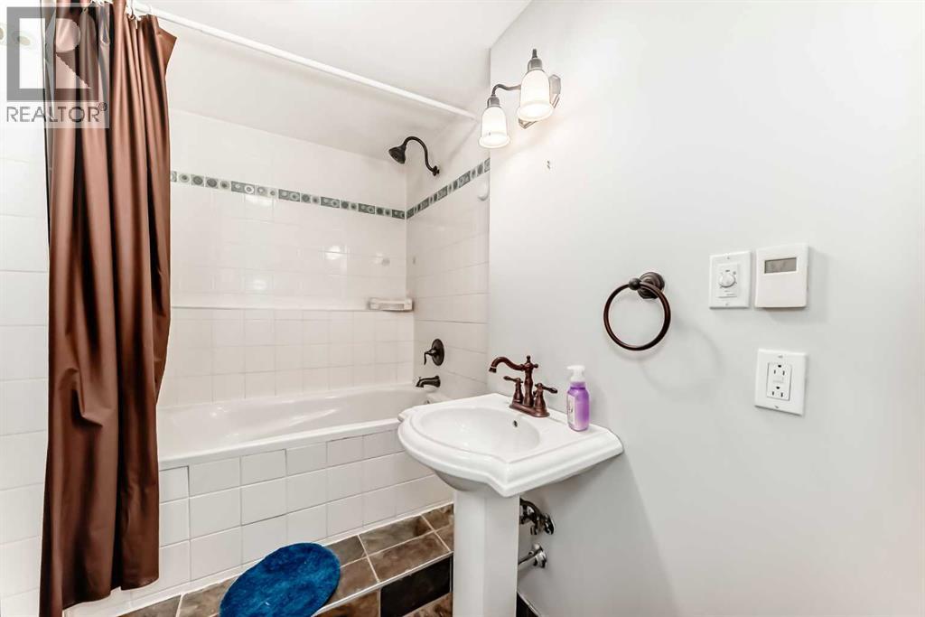 Single Family House 4 Level for Sale in  Coverton Coventry Hills Calgary 