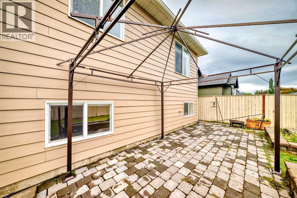 Single Family House 4 Level for Sale in  Coverton Coventry Hills Calgary 