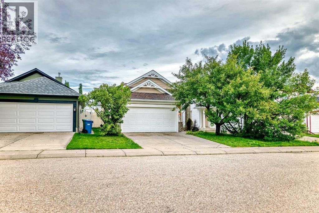 Single Family House 4 Level for Sale in  Coverton Coventry Hills Calgary 