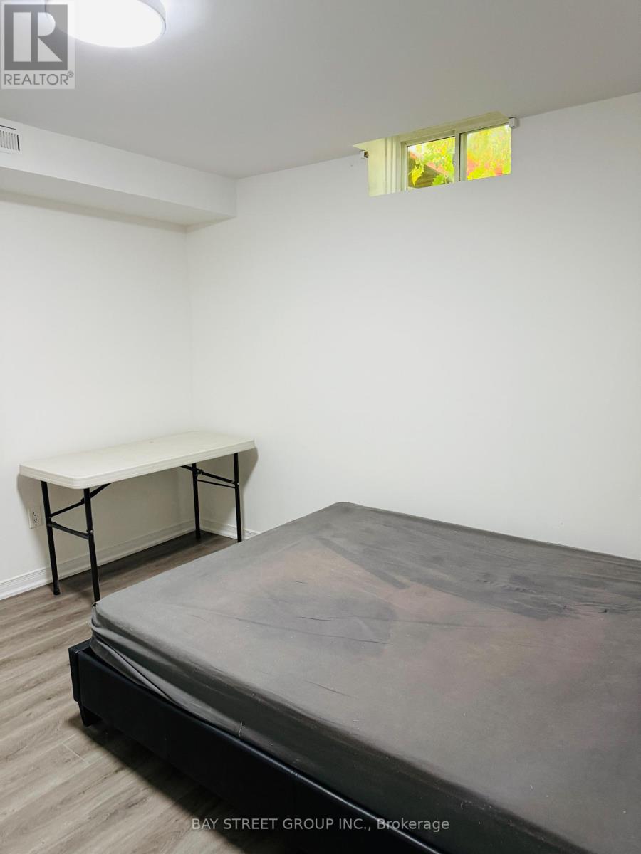 Photo 8 of 150 Savage Spt Bsmt Road, Newmarket ON