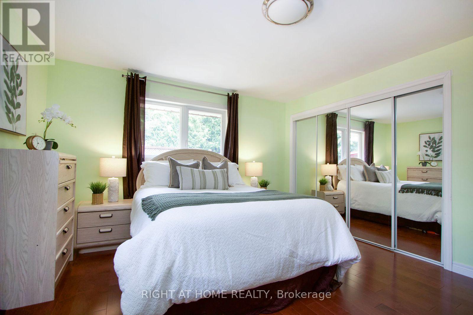 Photo 6 of 207 Hallett Avenue, Whitby ON