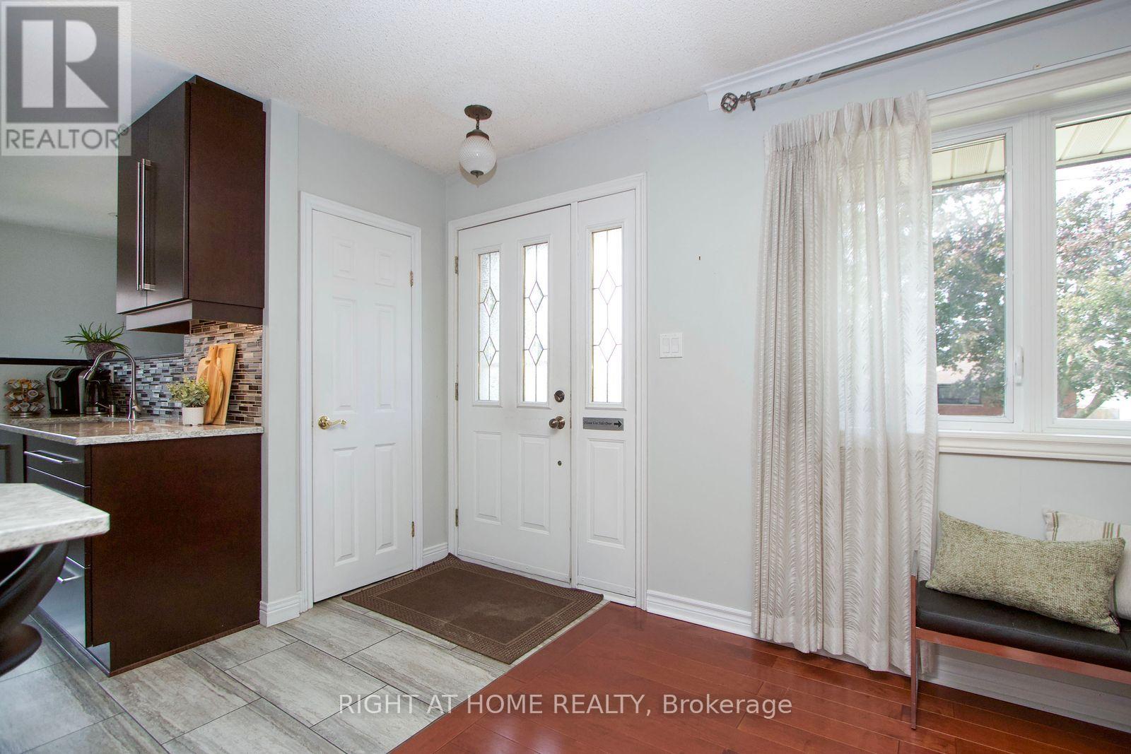 Photo 21 of 207 Hallett Avenue, Whitby ON