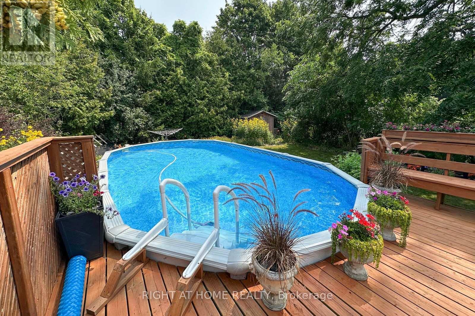Photo 13 of 207 Hallett Avenue, Whitby ON
