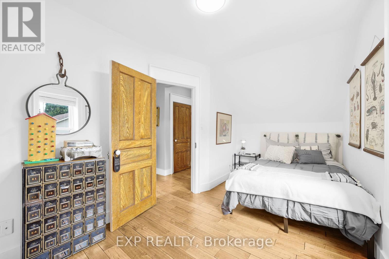 Photo 24 of 20 Elgin Street S, Halton Hills ON