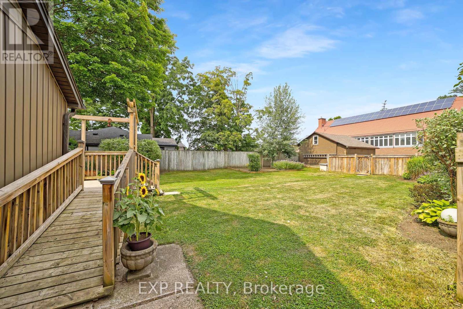 Photo 35 of 20 Elgin Street S, Halton Hills ON
