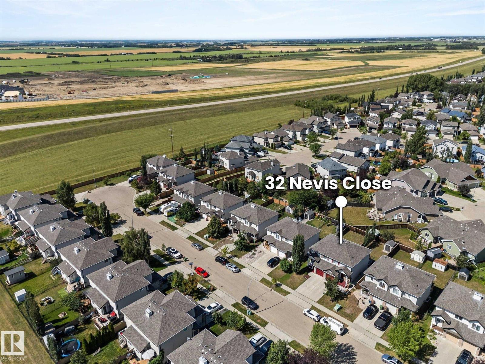 Photo 21 of 32 Nevis Cl, St Albert AB