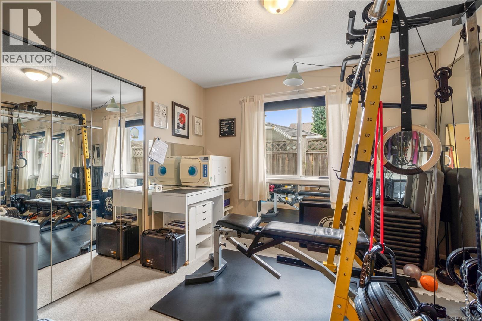 Photo 8 of 797 Temple St, Parksville BC