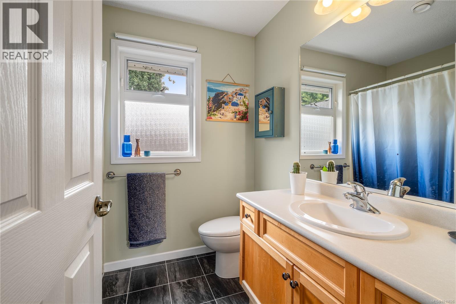 Photo 17 of 797 Temple St, Parksville BC