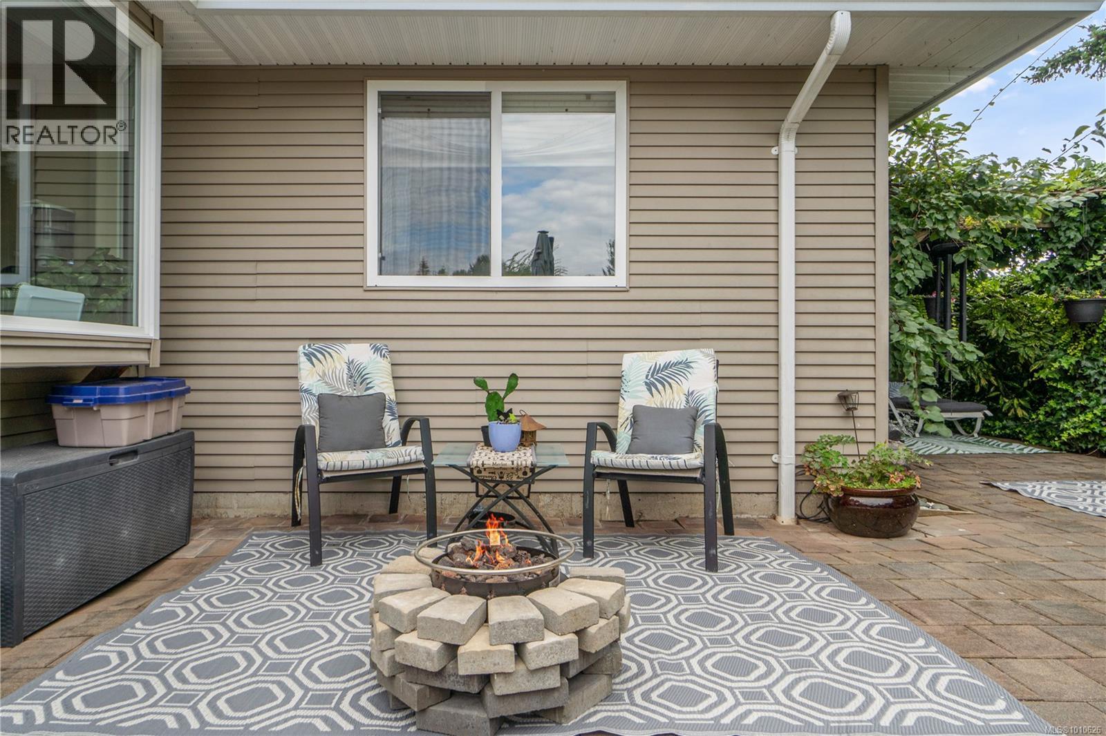 Photo 11 of 797 Temple St, Parksville BC
