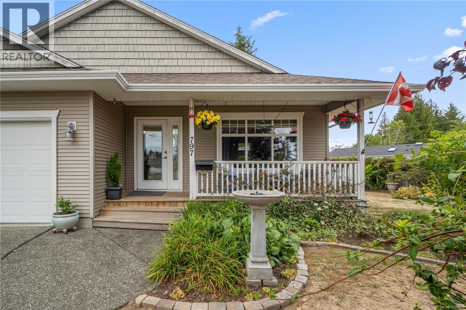 Photo 10 of 797 Temple St, Parksville BC