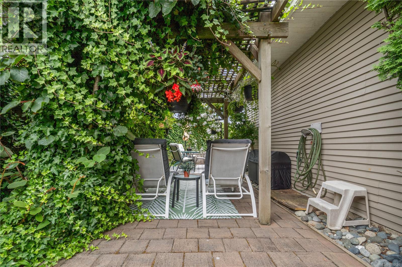 Photo 19 of 797 Temple St, Parksville BC